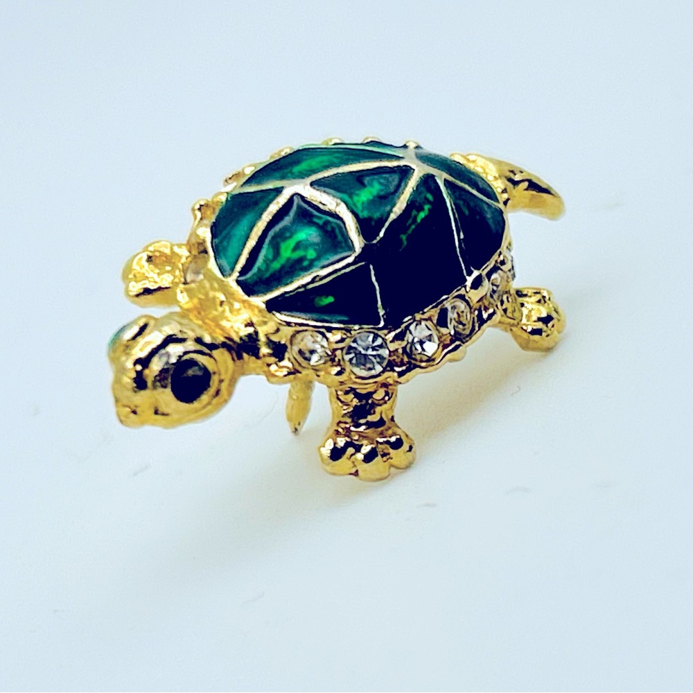 Vintage Sea Turtle Pin Brooch Gold Tone Green Enamel Sea Life Beach Nautical